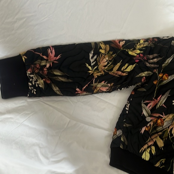 Cool jacket - Picture 2 of 5